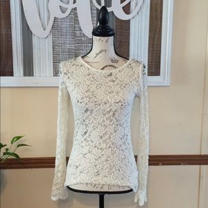 Ladies off white lace long sleeve top